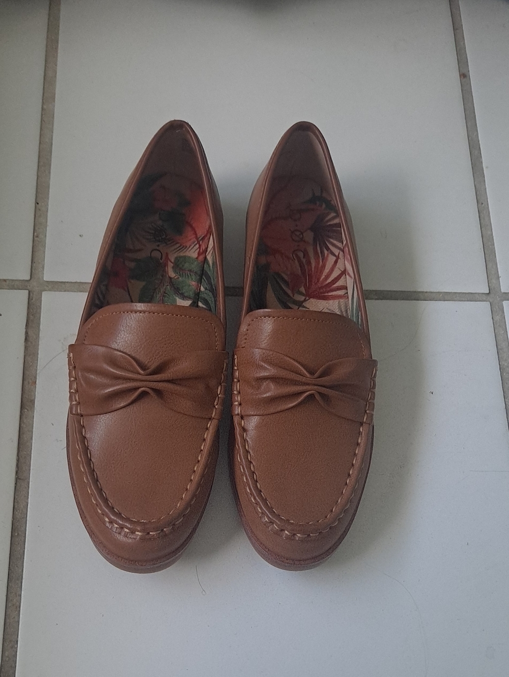 boc Women's Tan Knot-Detail Loafers
